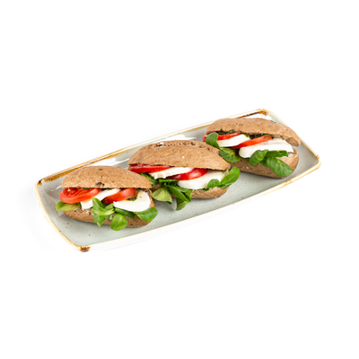 Caprese mozarellás Mini Bagett Pestóval